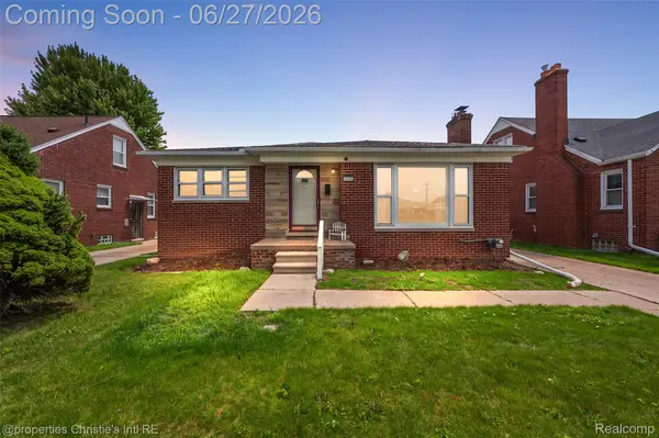 15654 Juliana Avenue, Eastpointe, MI 48021