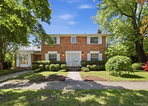 8941 Nadine Avenue, HuntingtonWoods, MI 48070