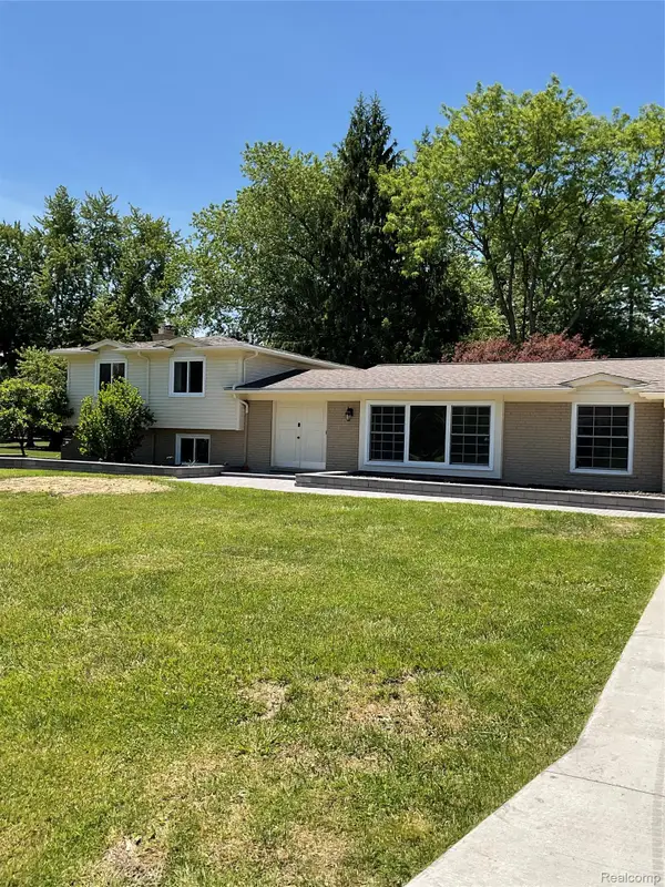 7096 Riverstone Road, WestBloomfield, MI 48322