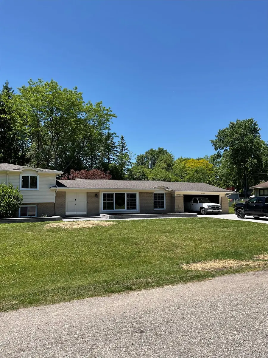 7096 Riverstone Road, West Bloomfield, MI 48322 - #2