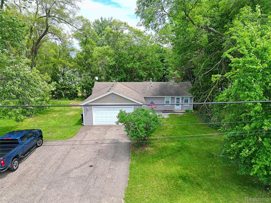19554 Farmington Road, Livonia, MI 48152 - #2