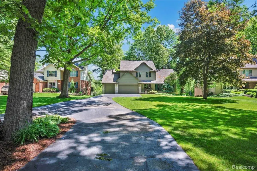 250 Woodcreek Court, Commerce, MI 48390 - #3