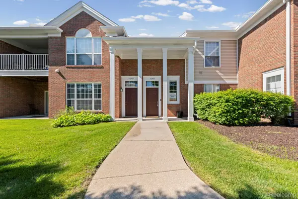16789 Carriage Way, Northville, MI 48168