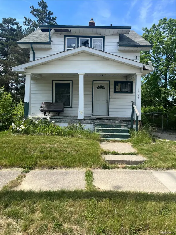 1006 W 8th Avenue, Flint, MI 48504