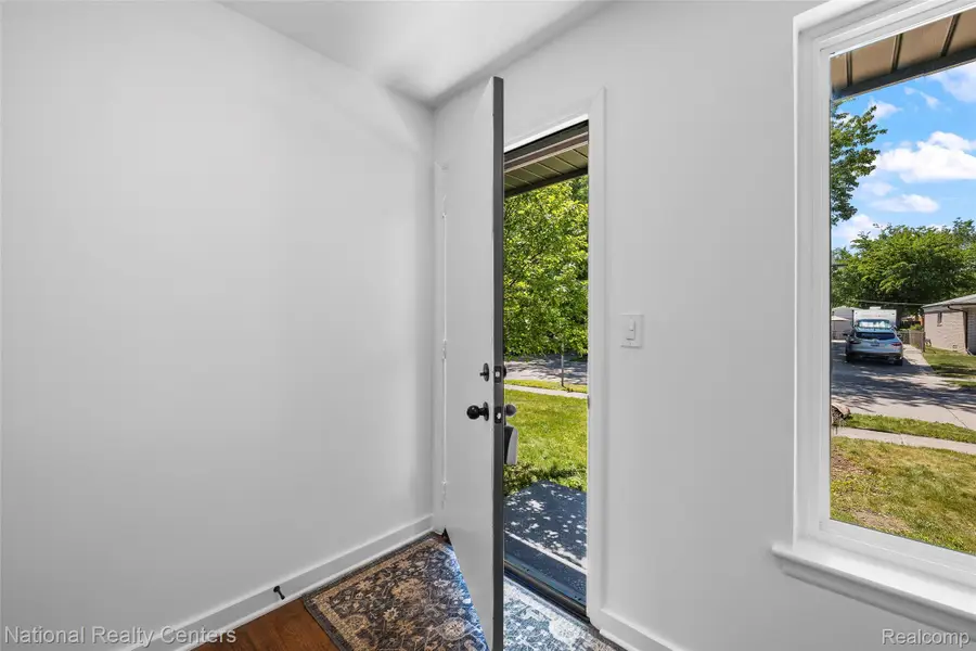 27736 Osmun Street, Madison Heights, MI 48071 - #2