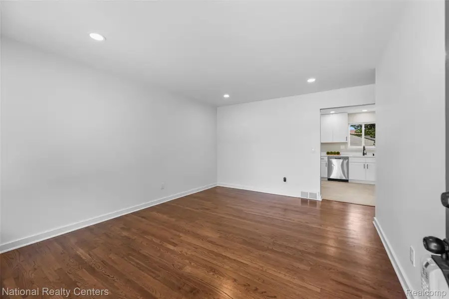 27736 Osmun Street, Madison Heights, MI 48071 - #3