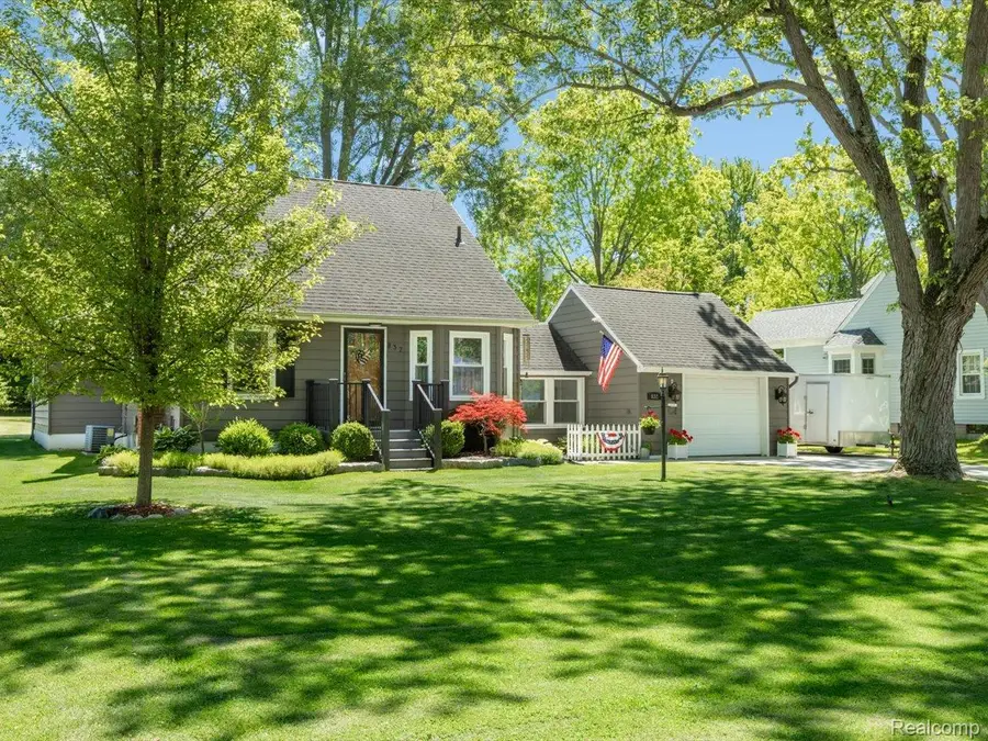 832 N 9th Street, Saint Clair, MI 48079 - #3