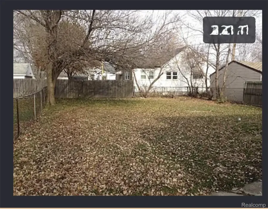16641 Stephens Drive, Eastpointe, MI 48021 - #2