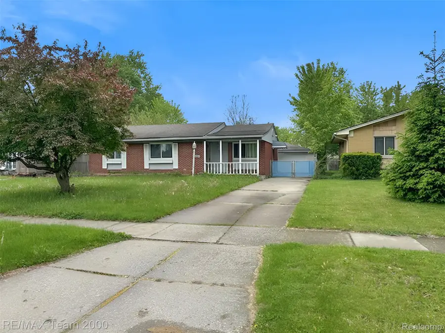 42054 Lincoln Street, Belleville, MI 48111 - #2