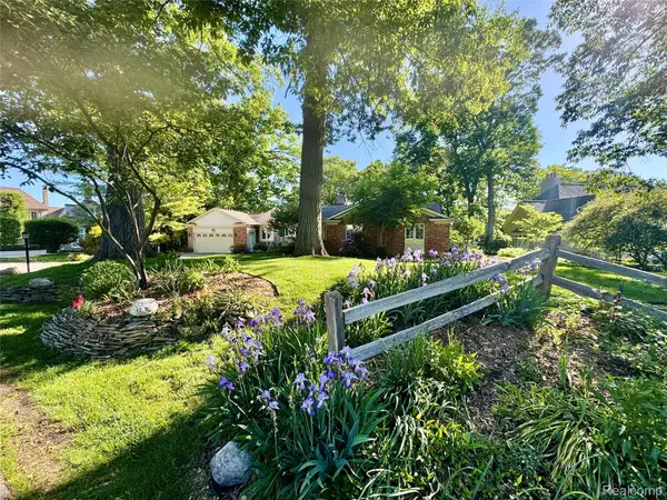 1448 Inwoods Circle, BloomfieldHills, MI 48302