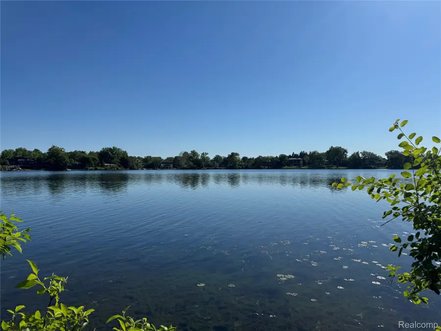 1448 Inwoods Circle, Bloomfield, MI 48302 - #2