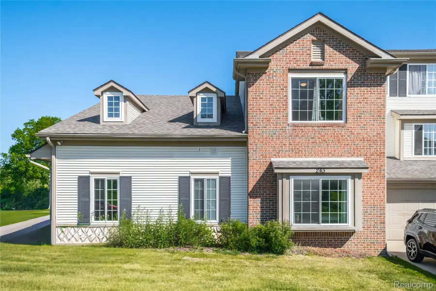 243 Oak Ridge Drive, Pontiac, MI 48341 - #3
