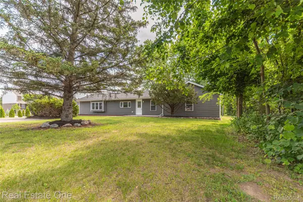912 N Wixom Road, Wixom, MI 48393