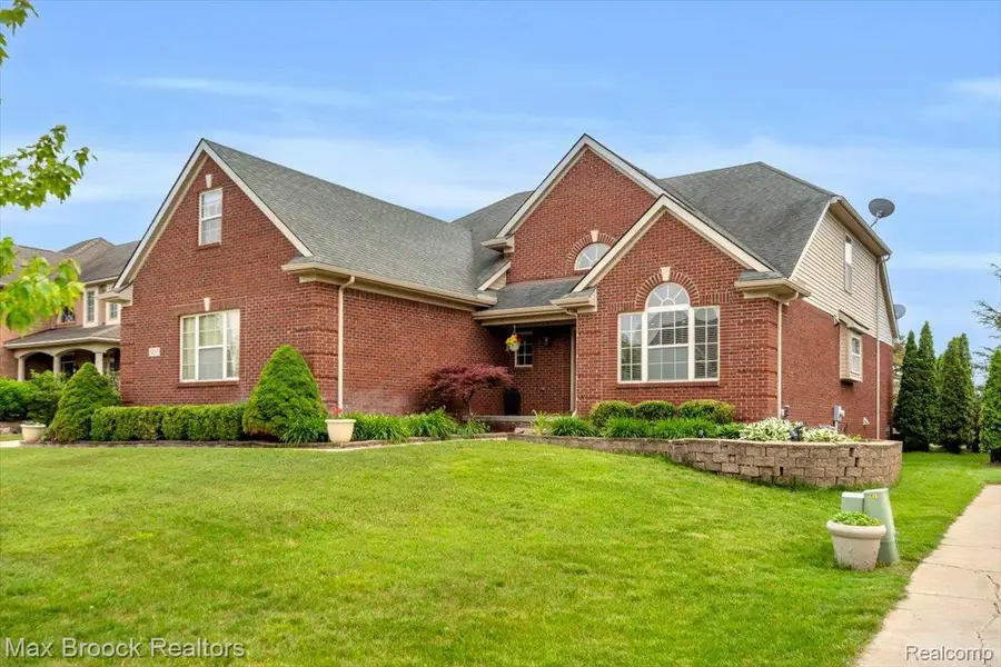 54265 Birchwood Drive, Lyon, MI 48178 - #2