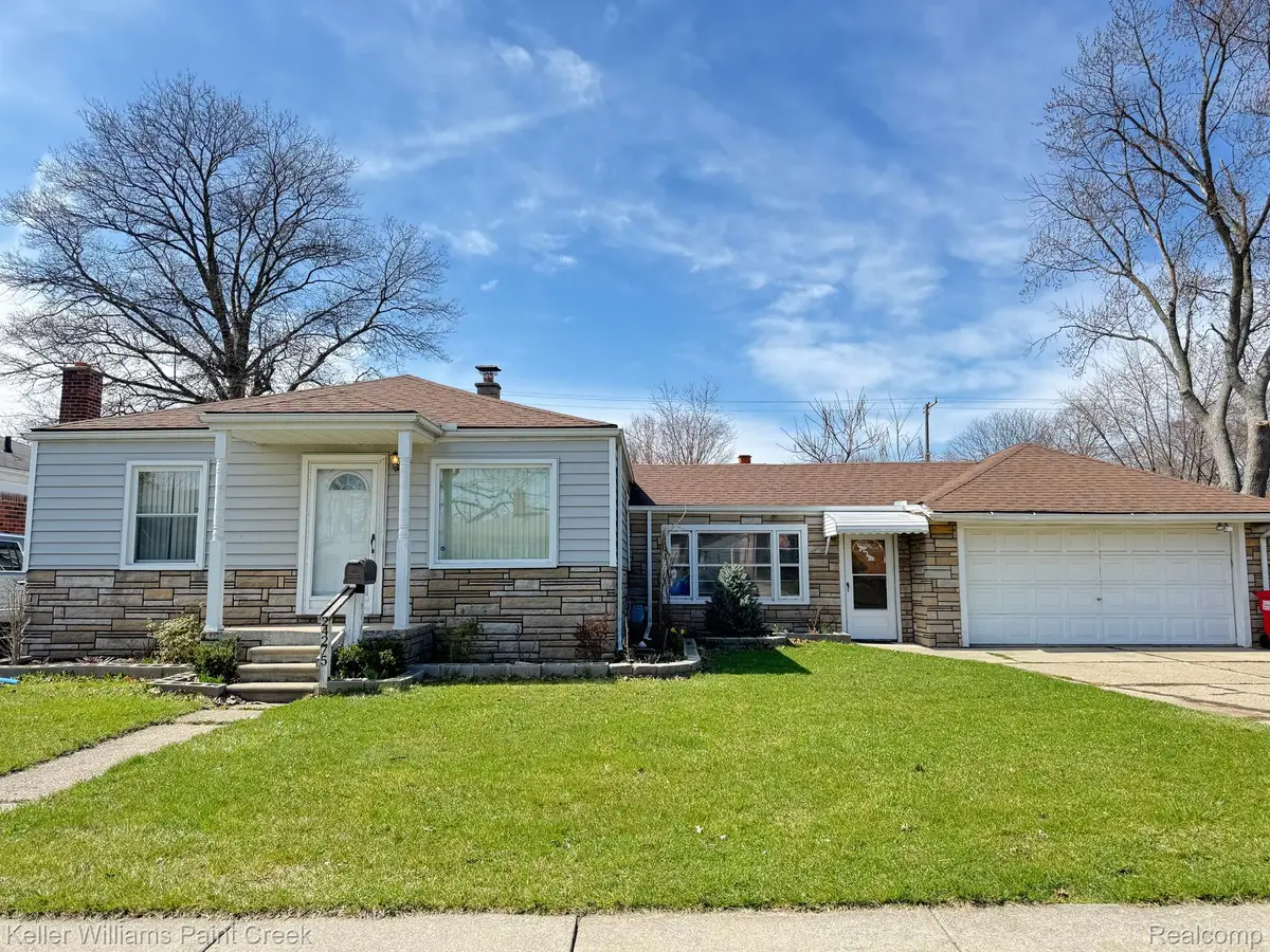 24275 Valley Avenue, Eastpointe, MI 48021 - #1