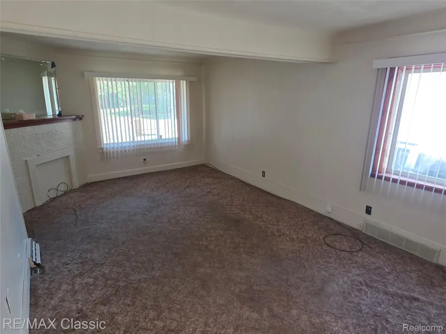 952 Lakeview Street, Waterford, MI 48328 - #3