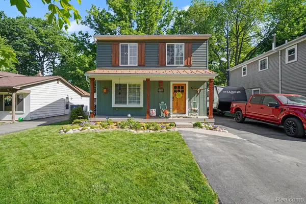 3544 Fort Drive, Waterford, MI 48328