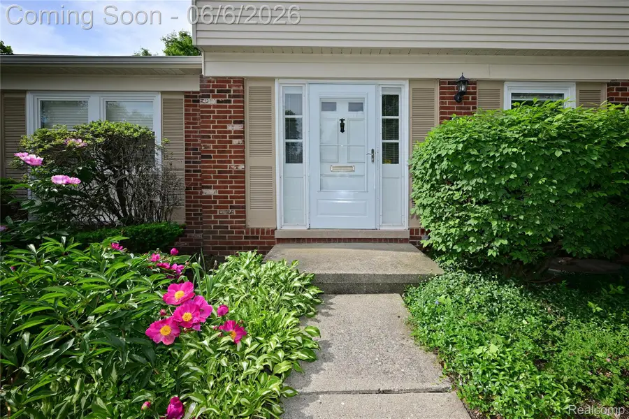 5177 Buckingham, Troy, MI 48098 - #2