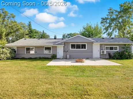 2075 Gulliver Drive, Troy, MI 48085 - #3