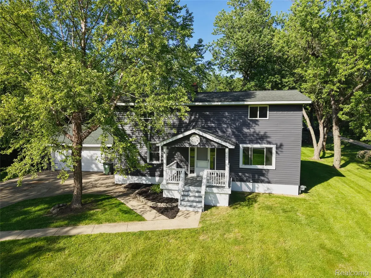 1460 W Silverbell Road, Orion, MI 48359 - #1