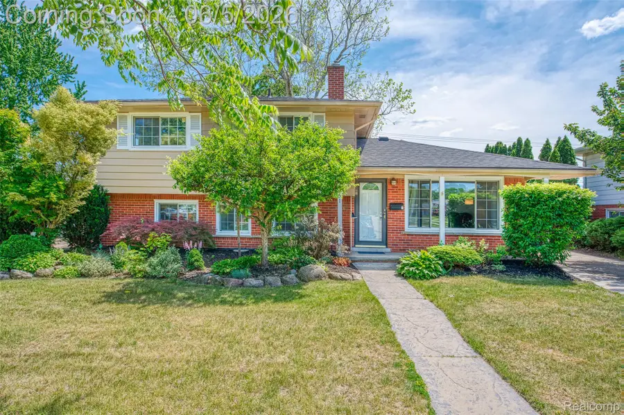 38451 Richland Street, Livonia, MI 48150 - #2
