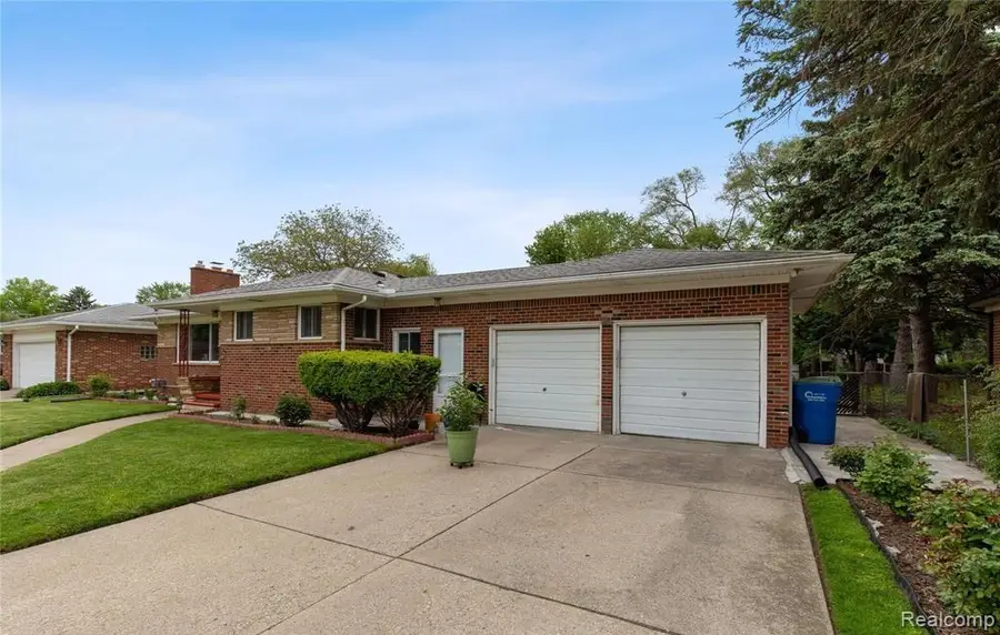 21370 Masch Avenue, Warren, MI 48091 - #2