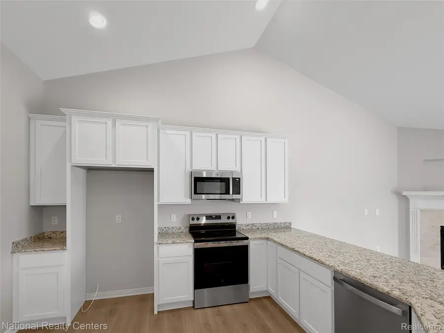 362 Devonshire Drive #31, Lapeer, MI 48446 - #3