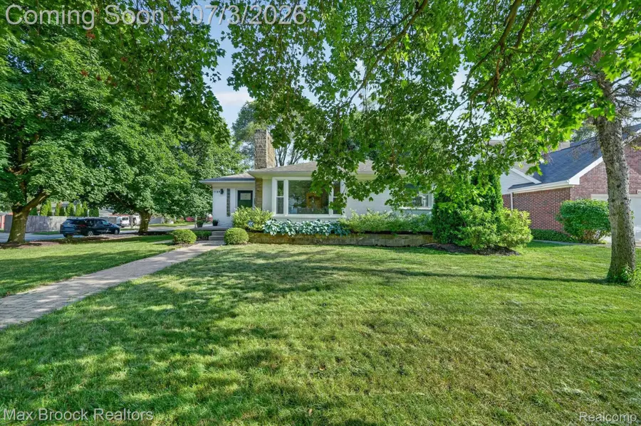 1124 E Windemere Avenue, Royal Oak, MI 48073 - #3
