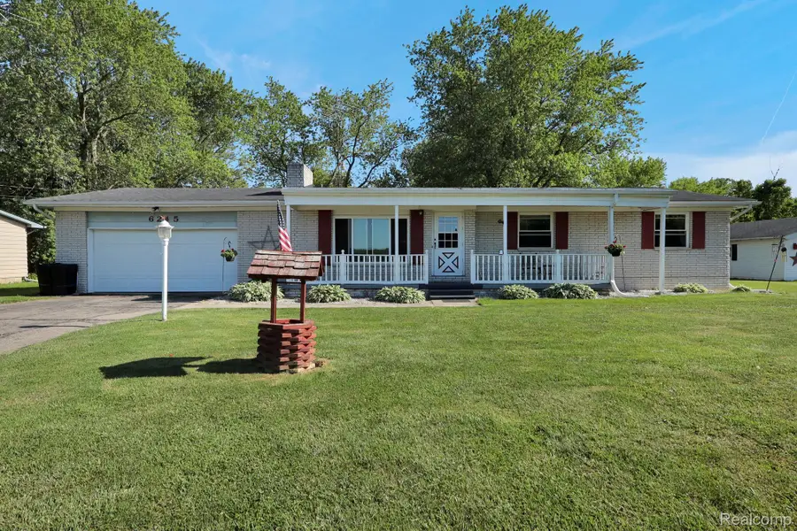 6245 W Coldwater Road, Flushing, MI 48433 - #2
