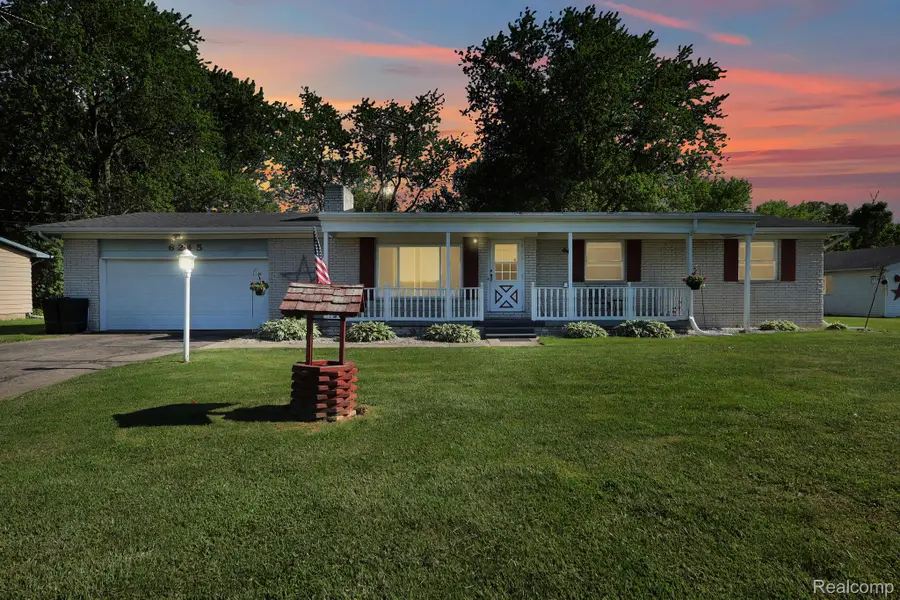 6245 W Coldwater Road, Flushing, MI 48433 - #3
