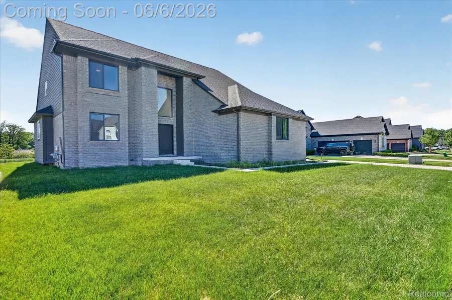 54598 Deadwood Lane, Utica, MI 48316 - #2