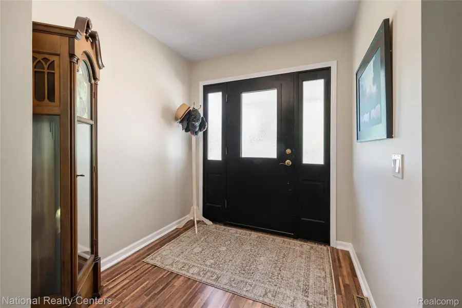 16 Lakeridge Drive, Adrian, MI 49221 - #2