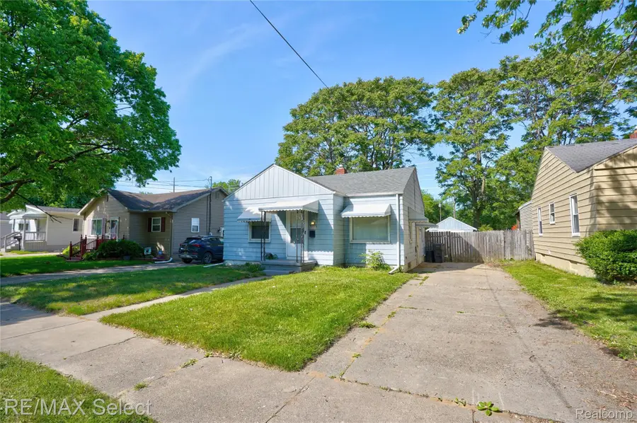 4305 Pengelly Road, Flint, MI 48507 - #3