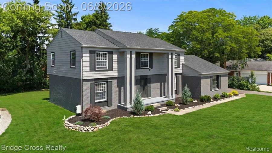 655 S Spinningwheel Lane, Bloomfield, MI 48304 - #2