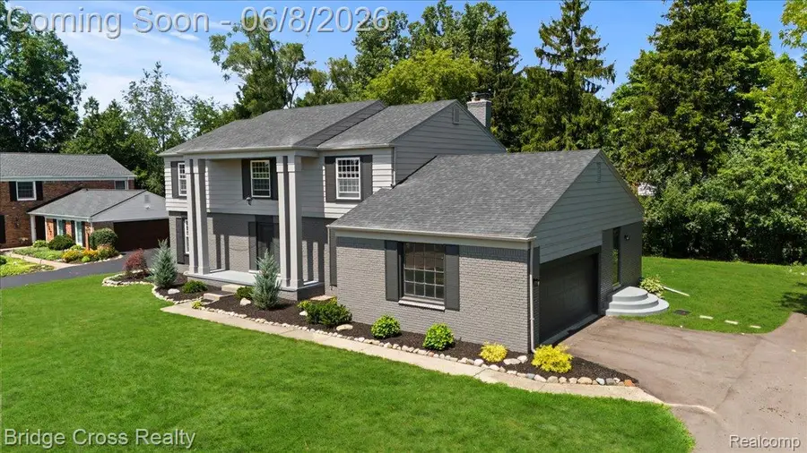655 S Spinningwheel Lane, Bloomfield, MI 48304 - #3