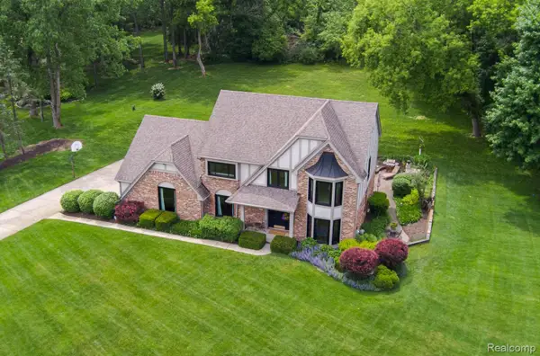 6563 Sun Valley Drive, Clarkston, MI 48348