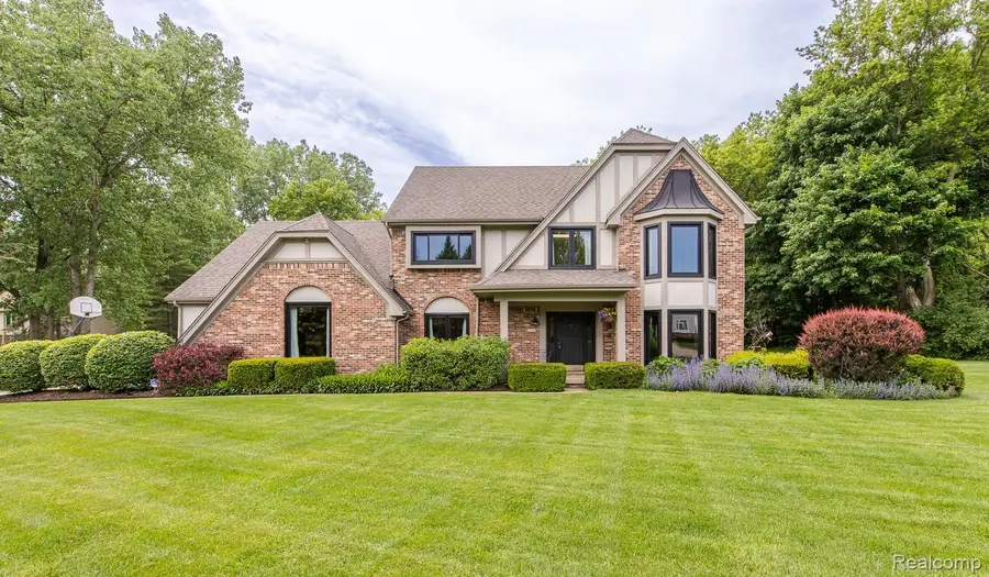 6563 Sun Valley Drive, Clarkston, MI 48348 - #3
