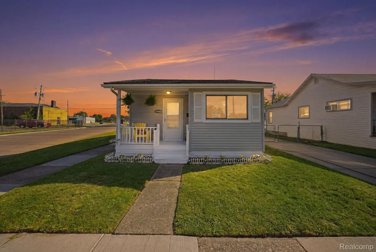 14890 Collinson Avenue, Eastpointe, MI 48021 - #1