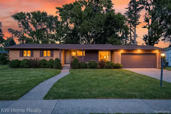 16850 Surrey Street, Livonia, MI 48154