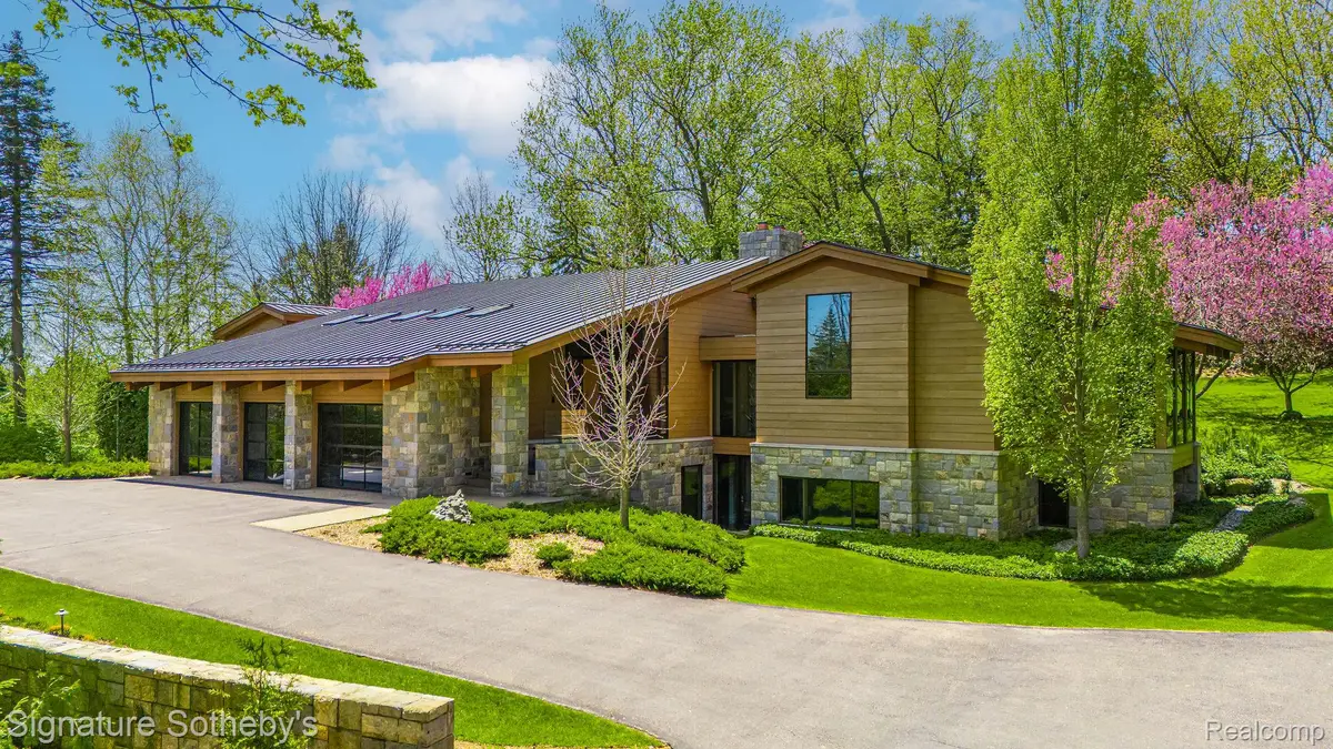 5051 Beach Road, Troy, MI 48098 - #1