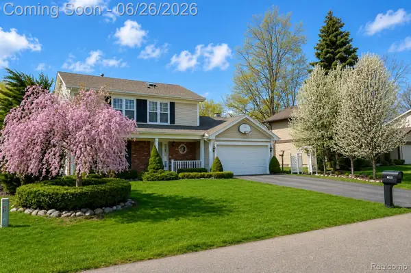 40437 Village Wood Road, Novi, MI 48375