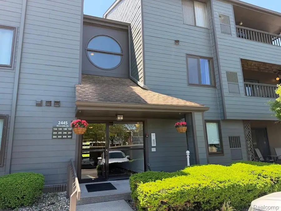 2445 Riverside Drive #206, Trenton, MI 48183 - #2