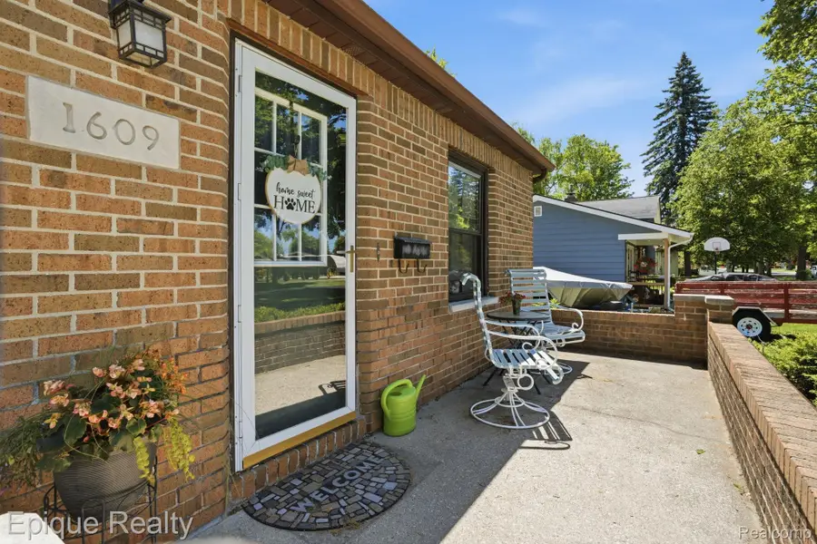 1609 New Jersey Avenue, Marysville, MI 48040 - #2