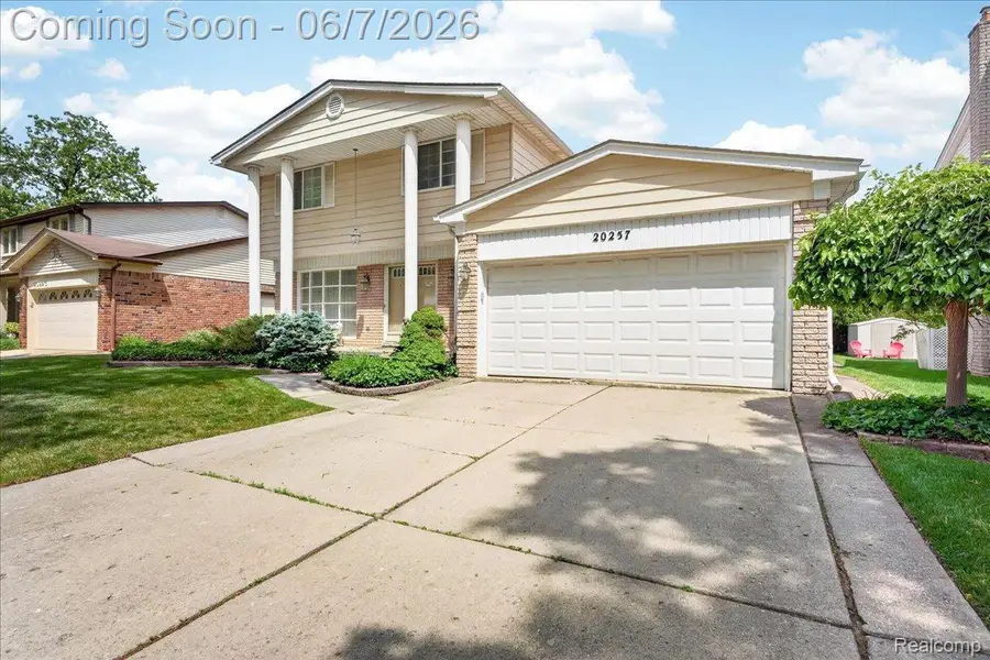 20257 Coachwood Road W, Riverview, MI 48193 - #2