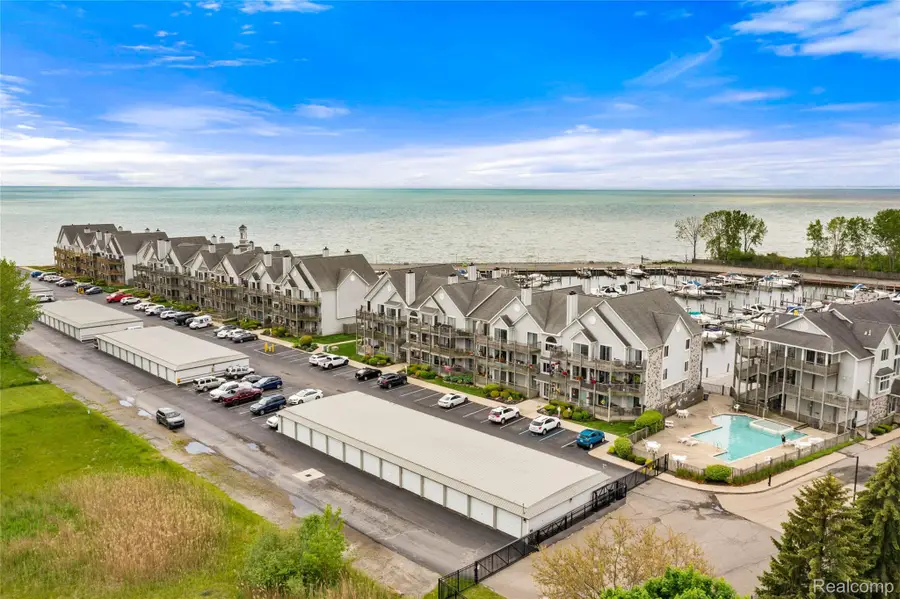 37510 Jefferson Avenue #303, Harrison Township, MI 48045 - #3