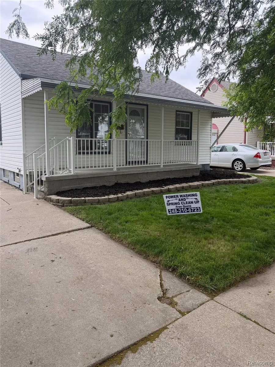 3613 21st Street, Wyandotte, MI 48192 - #2