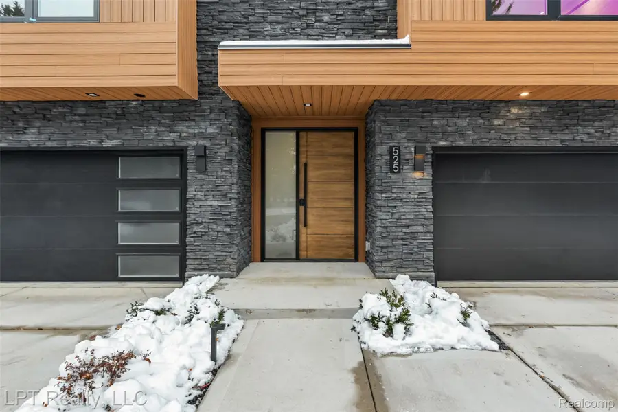 527 Walnut Street, Brighton, MI 48116 - #2