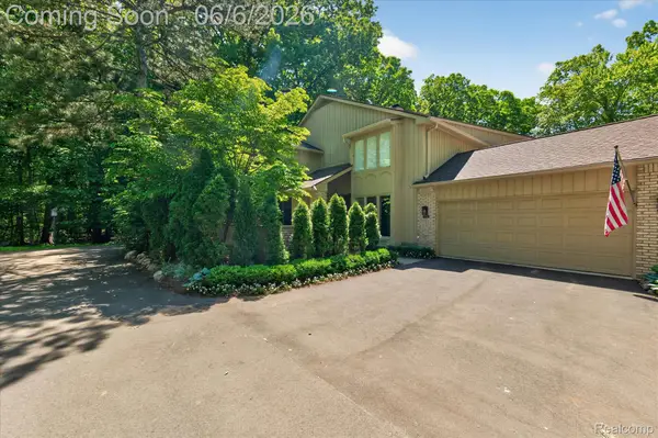 1262 Woodcrest Circle #12, BloomfieldHills, MI 48304