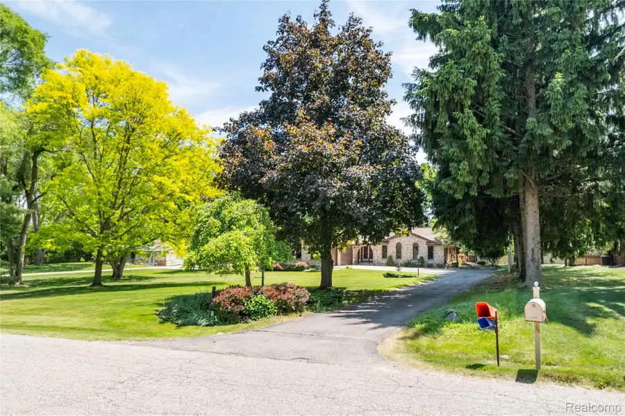 11050 Wealthy Lane, Romeo, MI 48065 - #2