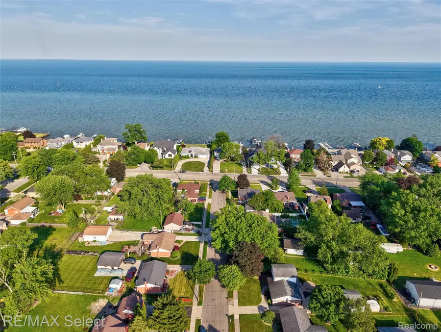 24050 Lakewood Street, Saint Clair Shores, MI 48082 - #2